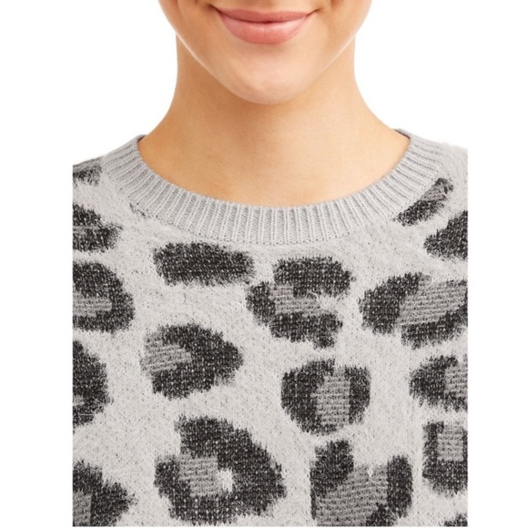 Time and Tru Gray Black Leopard Cheetah Print Fuzzy Sweater - Picture 2 of 7